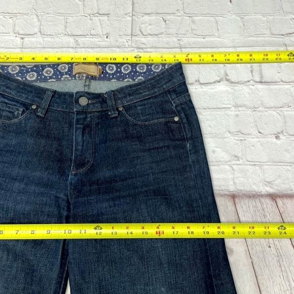 Floral Green Blouse with Dark Jeans - Picture 3 of 14